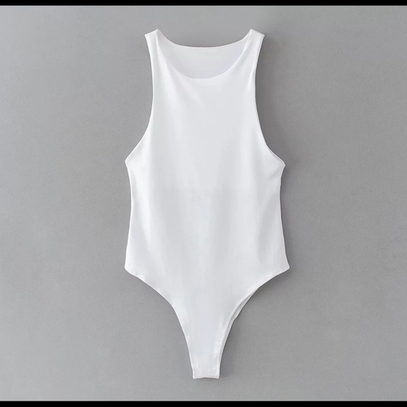 COPY - Sleeveless white bodysuit. - Picture 1 of 2